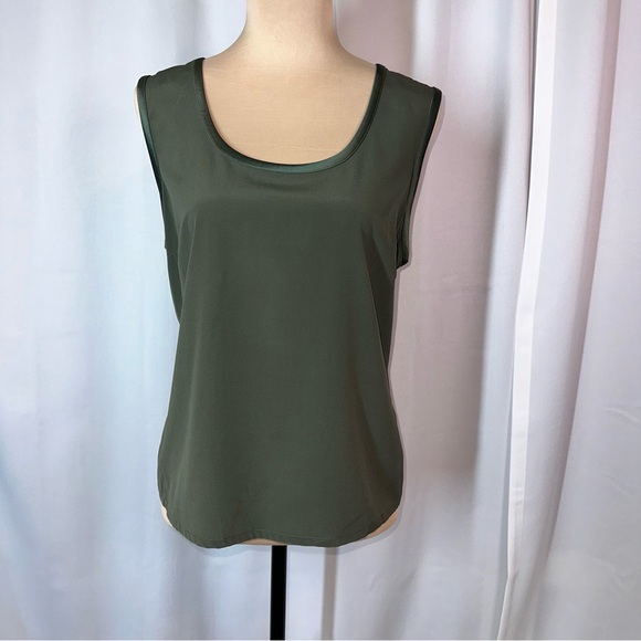 St. John Tops - Vtg St. John Black Label Sz 10 Top Green Silk Blend Sleeveless Tank Luxury Layer